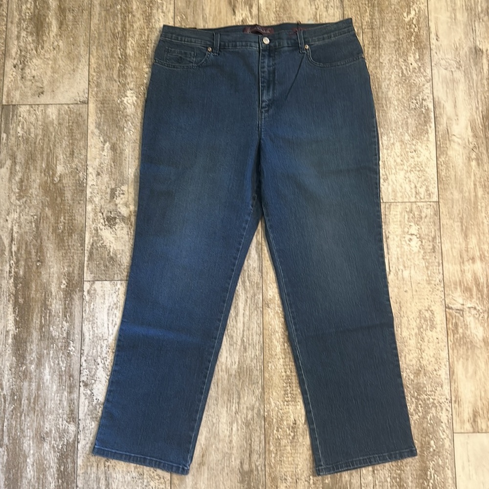 Gloria Vanderbilt Classic Amanda Tapered Jean - Picture 3 of 12